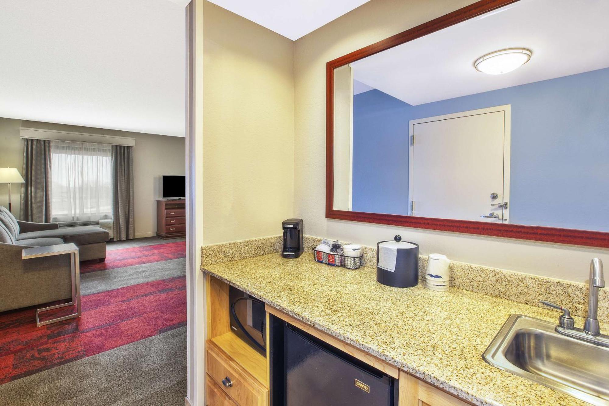 Hampton Inn & Suites Madison - West Екстер'єр фото