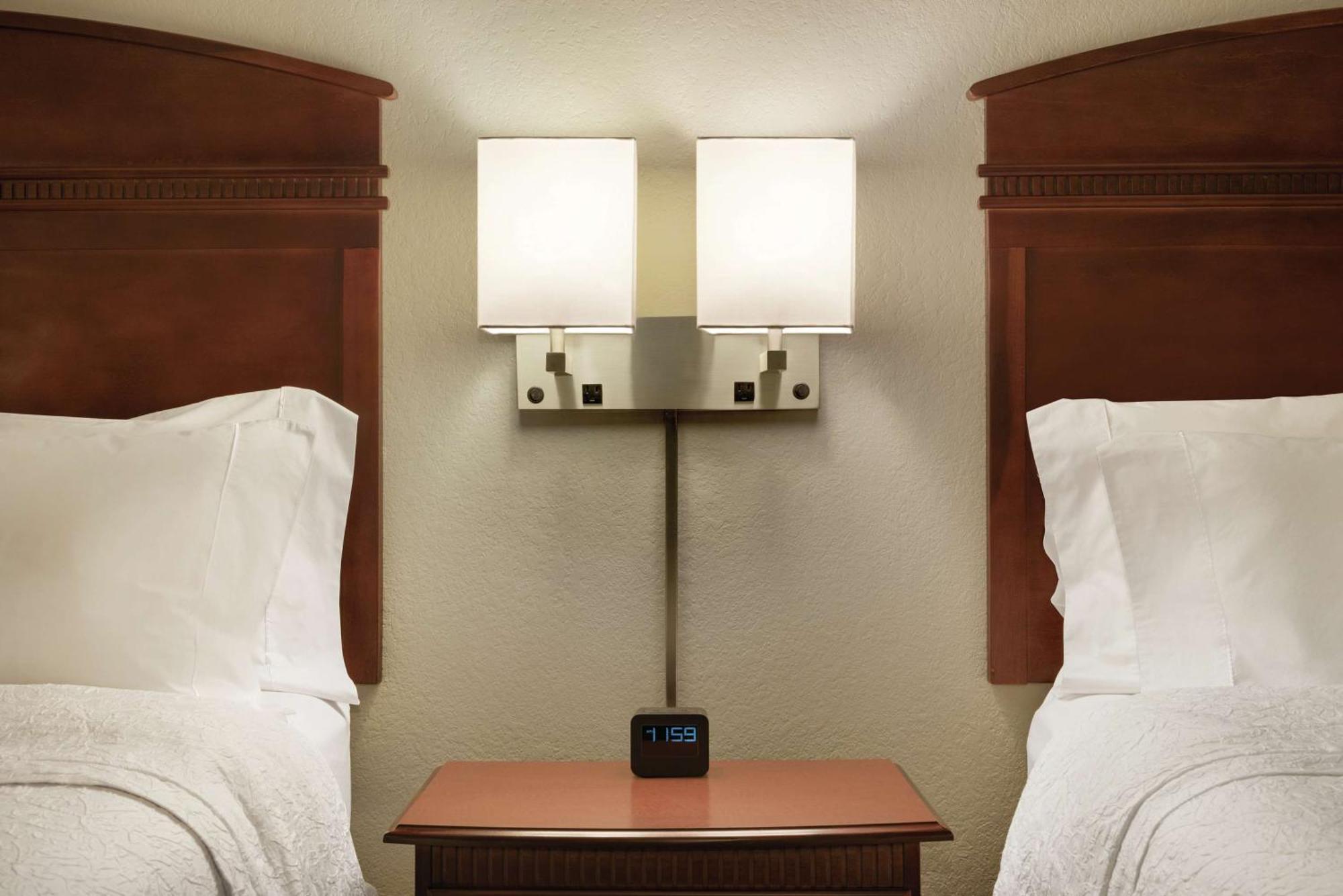 Hampton Inn & Suites Madison - West Екстер'єр фото