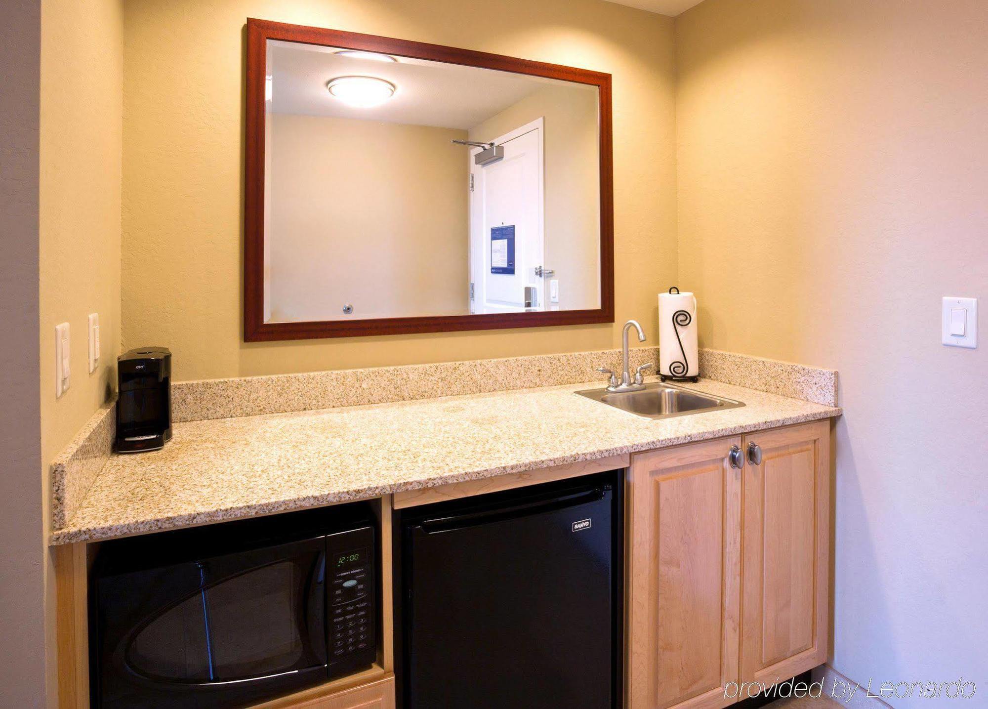 Hampton Inn & Suites Madison - West Екстер'єр фото